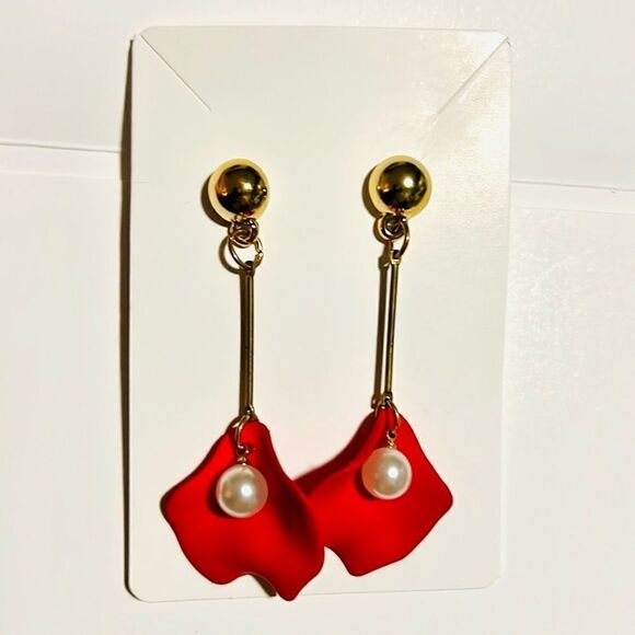 Red Dangle Earrings - Picture 1 of 4